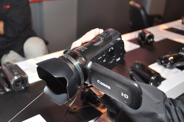 CES 2011：注目の3Dムービーや最新デジカメを一挙紹介！