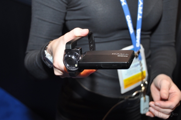 CES 2011：注目の3Dムービーや最新デジカメを一挙紹介！