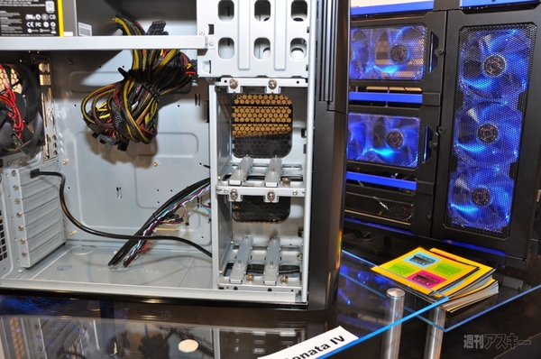 CES2011：PCケースメーカー編