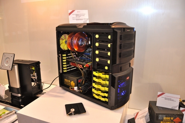 CES2011：PCケースメーカー編