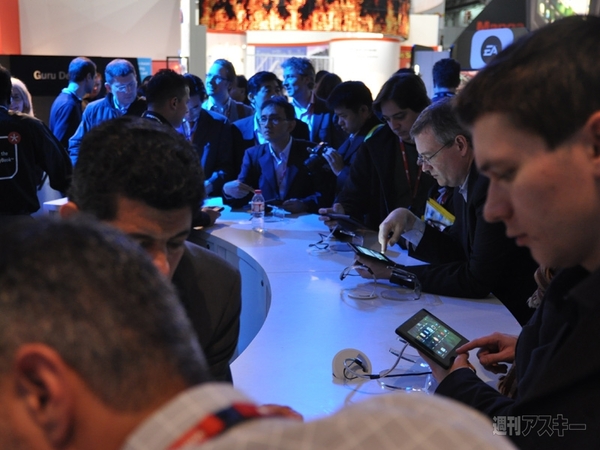 MWC2011 RIM ブース群衆