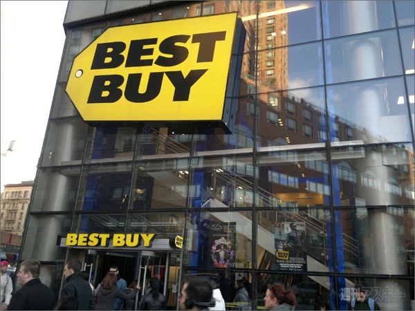 ニューヨークでもスマートフォンが手軽に買えるぞ