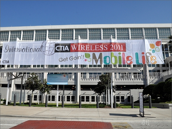 アメリカの展示会は楽しいお土産ばかり