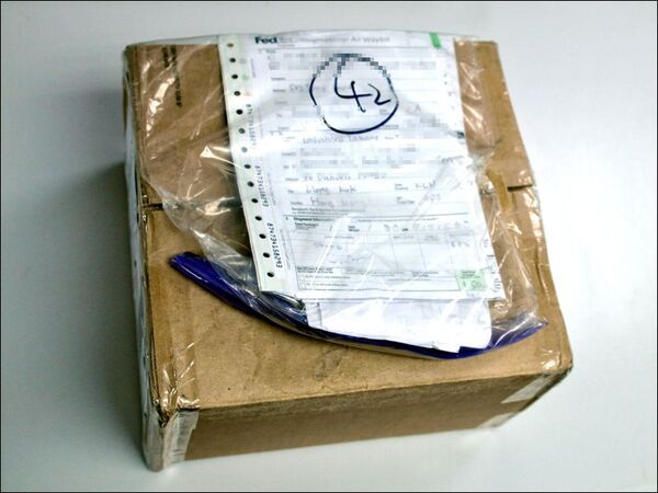 ZTEの新型“皮”がiPod touchを3G対応に