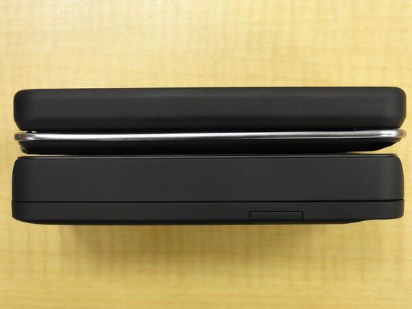 iPhone4用BTキーボードケース