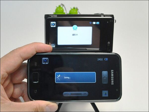 スマホと連携できるデジカメがSamsungから登場！