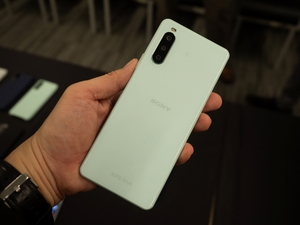 Xperia 10シリーズが日本初上陸！ 「Xperia 10 II」（マーク・ツー）は3眼カメラ