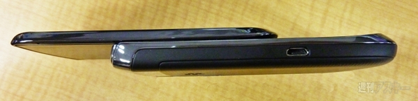 Palm Pre 2とBlackBerry Torch 06