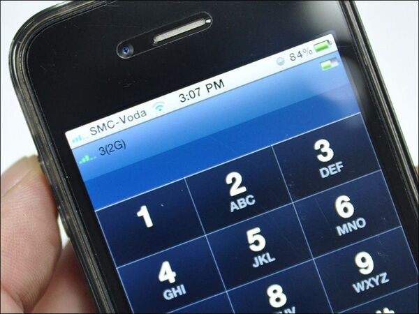 【海外限定＆自己責任！】iPhone4をデュアルSIM対応にしちゃう専用本体カバー