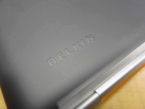 BodyGuardz Carbon Fiber Skin for apple iPad2