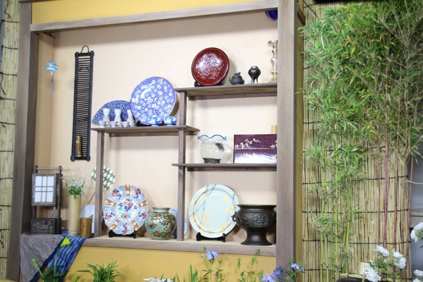 世界初のスーパーハイビジョン液晶ディスプレー