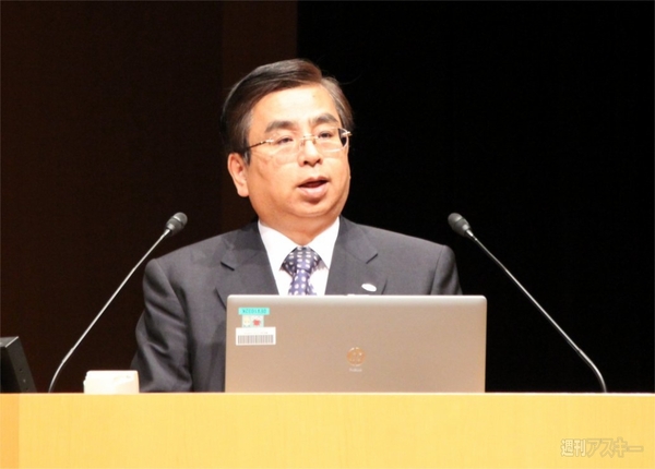 世界初のスーパーハイビジョン液晶ディスプレー