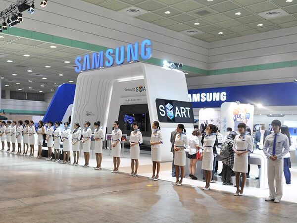 サムスン電子の巨大ショップがソウルにオープン
