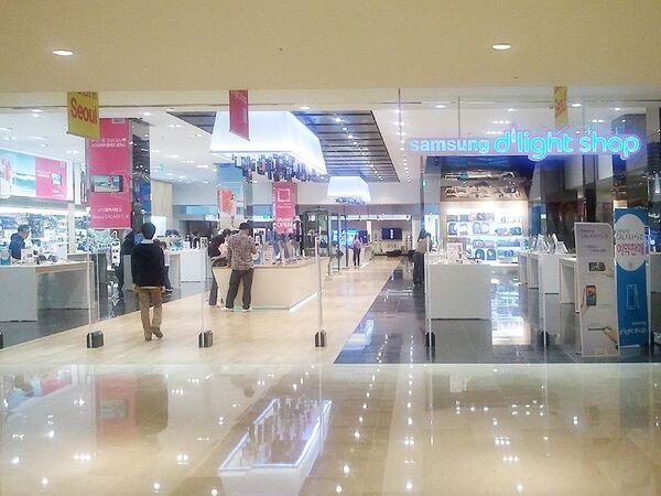 サムスン電子の巨大ショップがソウルにオープン