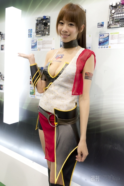 COMPUTEX会場で見かけたキレイなお姉さんたち