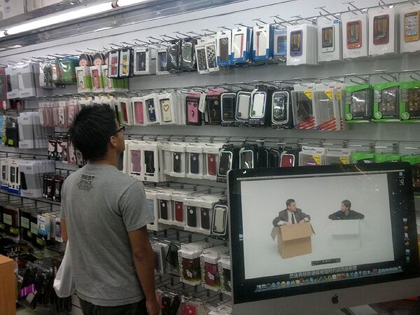 アキバ以上の品揃え！　台湾台北の“光華商場”でスマホ三昧!!
