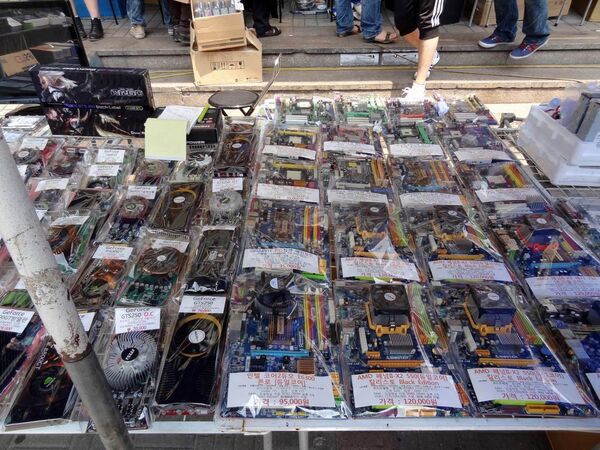 韓国のアキバ“龍山”でサムスン製デジカメを買った！