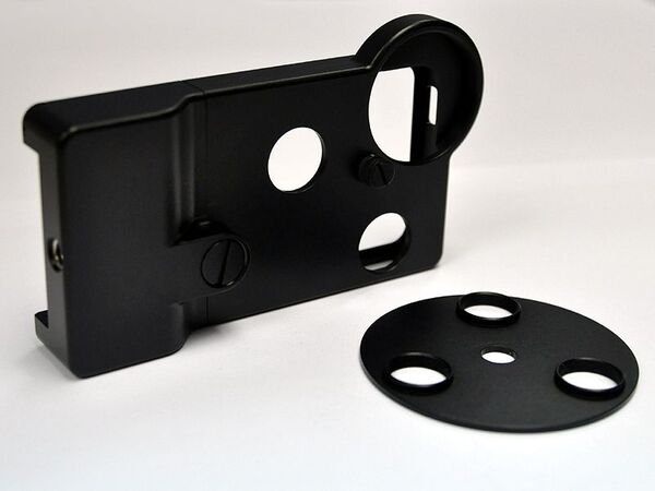 iPhone4を3レンズ搭載カメラに大進化させる『TurtleJacket』はコンデジを超えた！