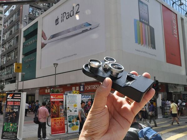 iPhone4を3レンズ搭載カメラに大進化させる『TurtleJacket』はコンデジを超えた！