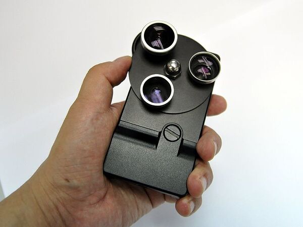 iPhone4を3レンズ搭載カメラに大進化させる『TurtleJacket』はコンデジを超えた！