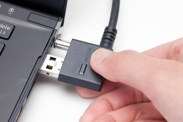 究極をさらに極めた“新VAIO Zシリーズ”最速レビュー