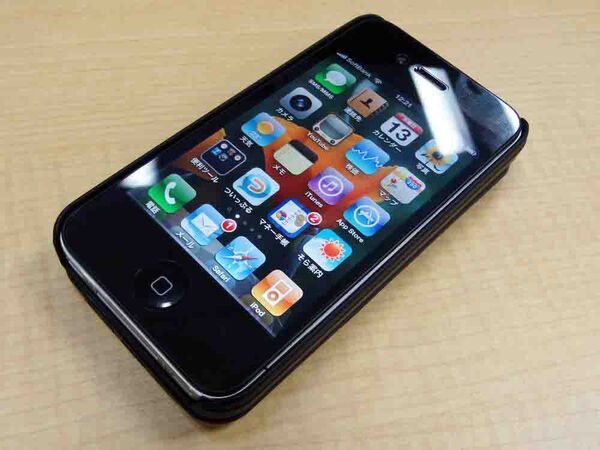 オバマ大統領も納得！　iPhone4をBlackBerry化する縦型キーボード