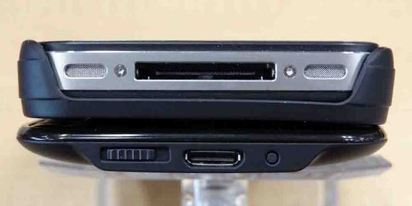 オバマ大統領も納得！　iPhone4をBlackBerry化する縦型キーボード