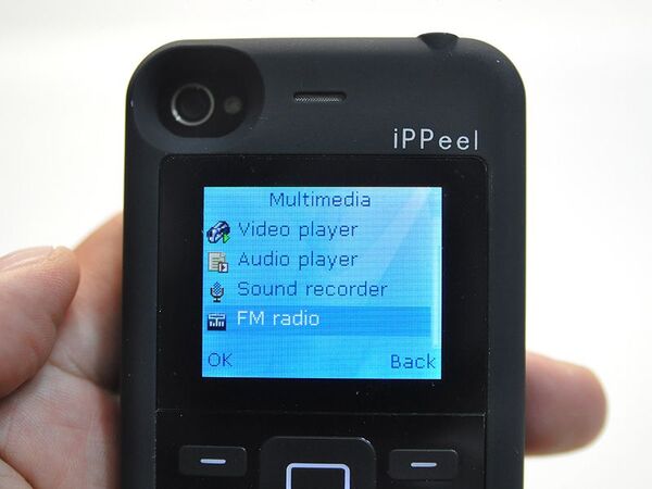 【海外限定】脱獄なしにiPhone4でSIMカードを3枚使える最新“皮”がすごいぞ！