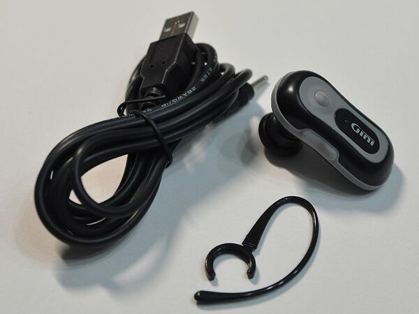 【海外でお買い物】防水・防塵や太陽光充電など夏のアウトドアにピッタリなBluetoothヘッドセット