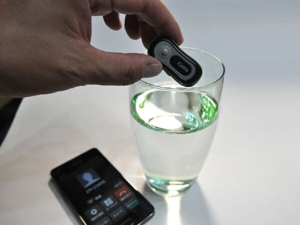 【海外でお買い物】防水・防塵や太陽光充電など夏のアウトドアにピッタリなBluetoothヘッドセット