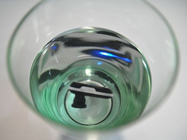 【海外でお買い物】防水・防塵や太陽光充電など夏のアウトドアにピッタリなBluetoothヘッドセット