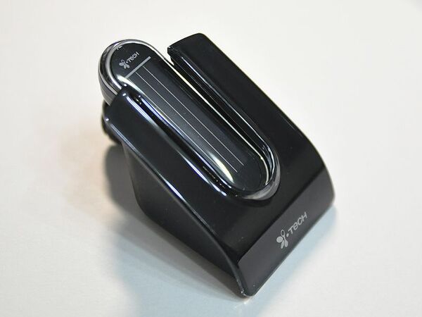 【海外でお買い物】防水・防塵や太陽光充電など夏のアウトドアにピッタリなBluetoothヘッドセット