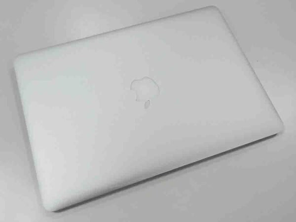 新MacBook Airを購入したら絶対装着したいケース＆フィルム