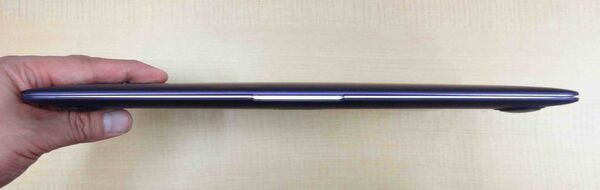 新MacBook Airを購入したら絶対装着したいケース＆フィルム