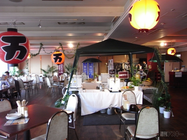 【アキバ食い倒れ部2011】肉の万世　灼熱ジャングル ビアガーデンホール