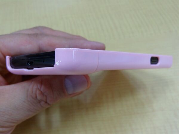 ワザありスタンド機構を内蔵した『GALAXY S II』専用ケース