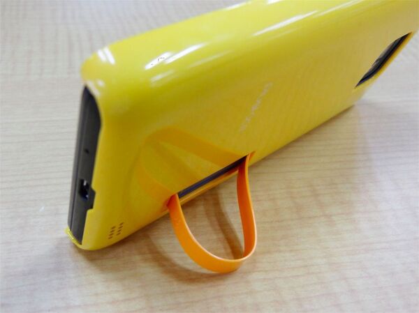 ワザありスタンド機構を内蔵した『GALAXY S II』専用ケース