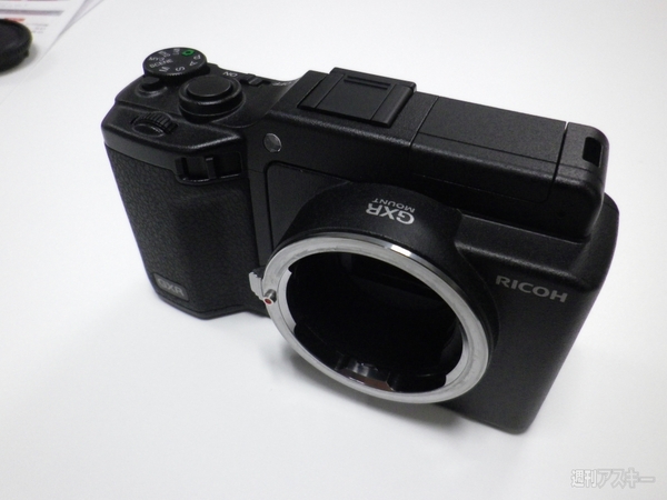 ライカ”のMマウントレンズを使える！ リコー、GXRの新ユニット『GXR MOUNT A12』を9月9日に発売! - 週刊アスキー