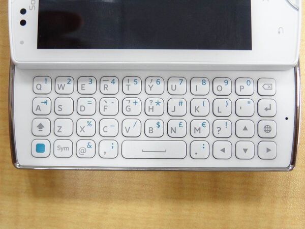 『Xperia mini pro』開梱の儀