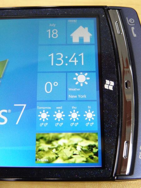 『Windows 7ケータイ F-07C』をWindowsPhone端末にする！