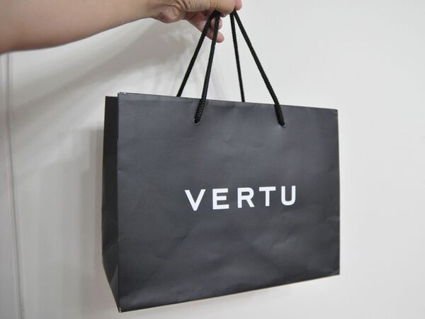 100万円の超高級携帯『VERTU』購入記〜なぜ買ったのか？〜（前編）