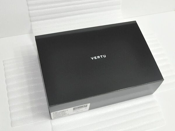 100万円の超高級携帯『VERTU』購入記〜その魅力は？〜（後編）
