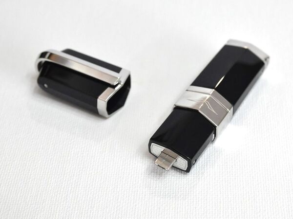 スマホ本体が買えるくらい高価な超高級携帯『VERTU』のアクセとは？