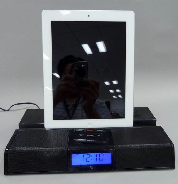 iPad2を縦置き横置き自在のスイングアーム搭載スピーカー『JF-ARS20iA』