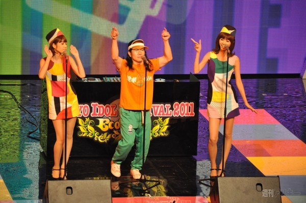 TIF2011_04_65