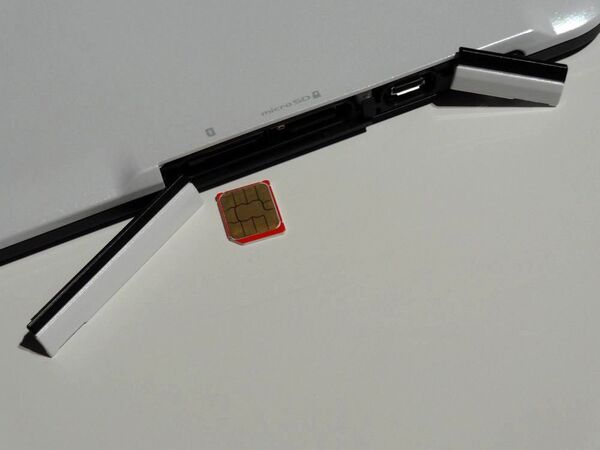 買いはどちら？　ドコモXiタブレットファーストインプレ！