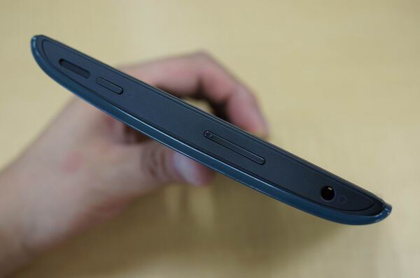 GALAPAGOS(A01SH)にジャストフィットする世界でたったひとつの専用ケース