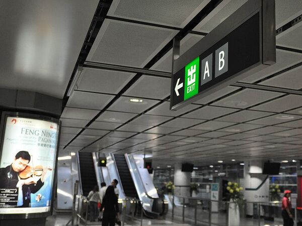 【iPhone5が買える!?】香港にアップルストア直営店がついにオープン