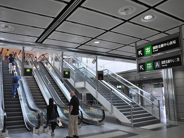 【iPhone5が買える!?】香港にアップルストア直営店がついにオープン