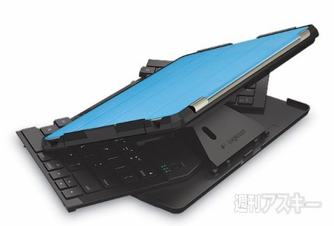 これは便利！　折りたたみ収納できちゃう スタンド付きiPad2専用のフルサイズキーボード